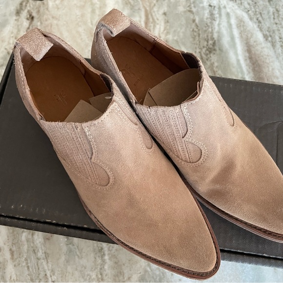 Frye Billy Shortie. NWT Western Style Size 7.5M. - Picture 1 of 7
